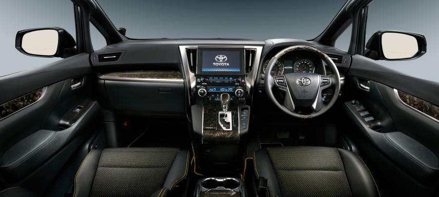 Торпедо Toyota Vellfire Z Golden Eyes 2016 года  (фото 2 из 2)